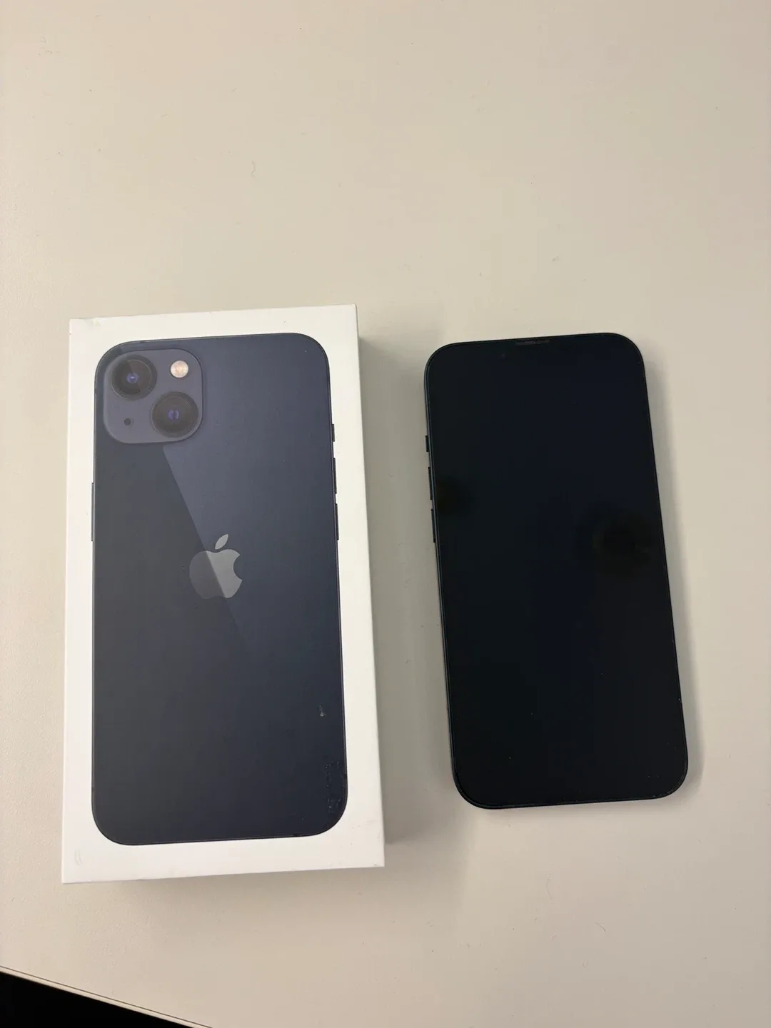 Apple iPhone 13 Midnight 128gb