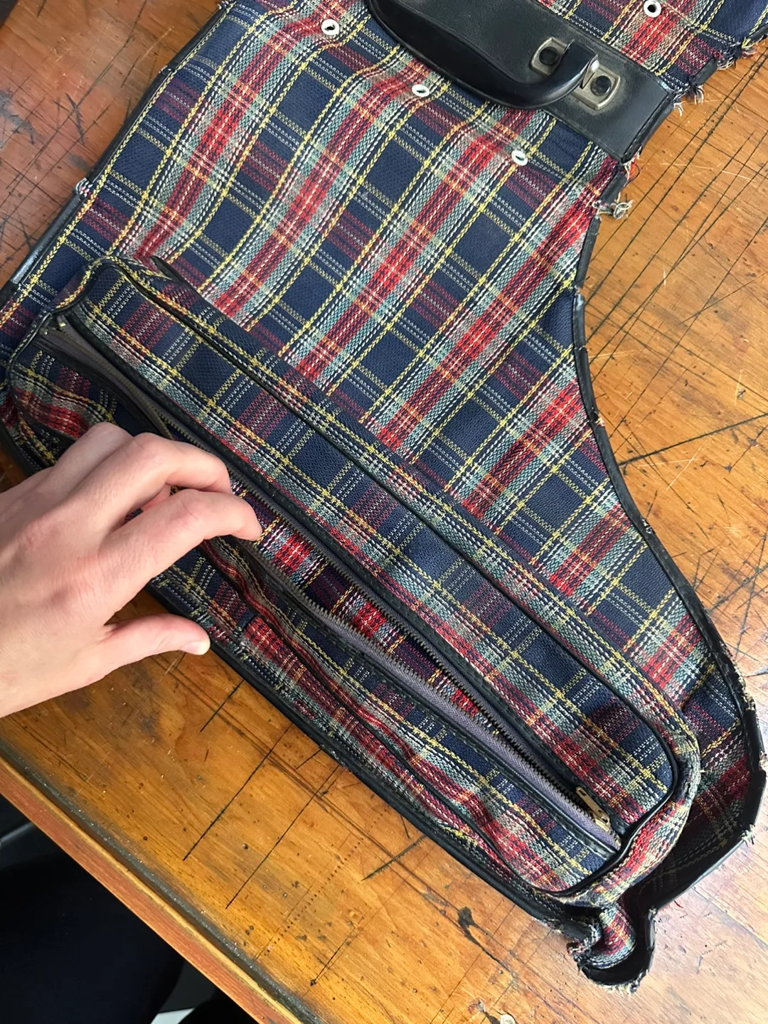 Vintage Plaid 70s Ice Skating Ski Boot Carrying Case RARE image indicator(4)