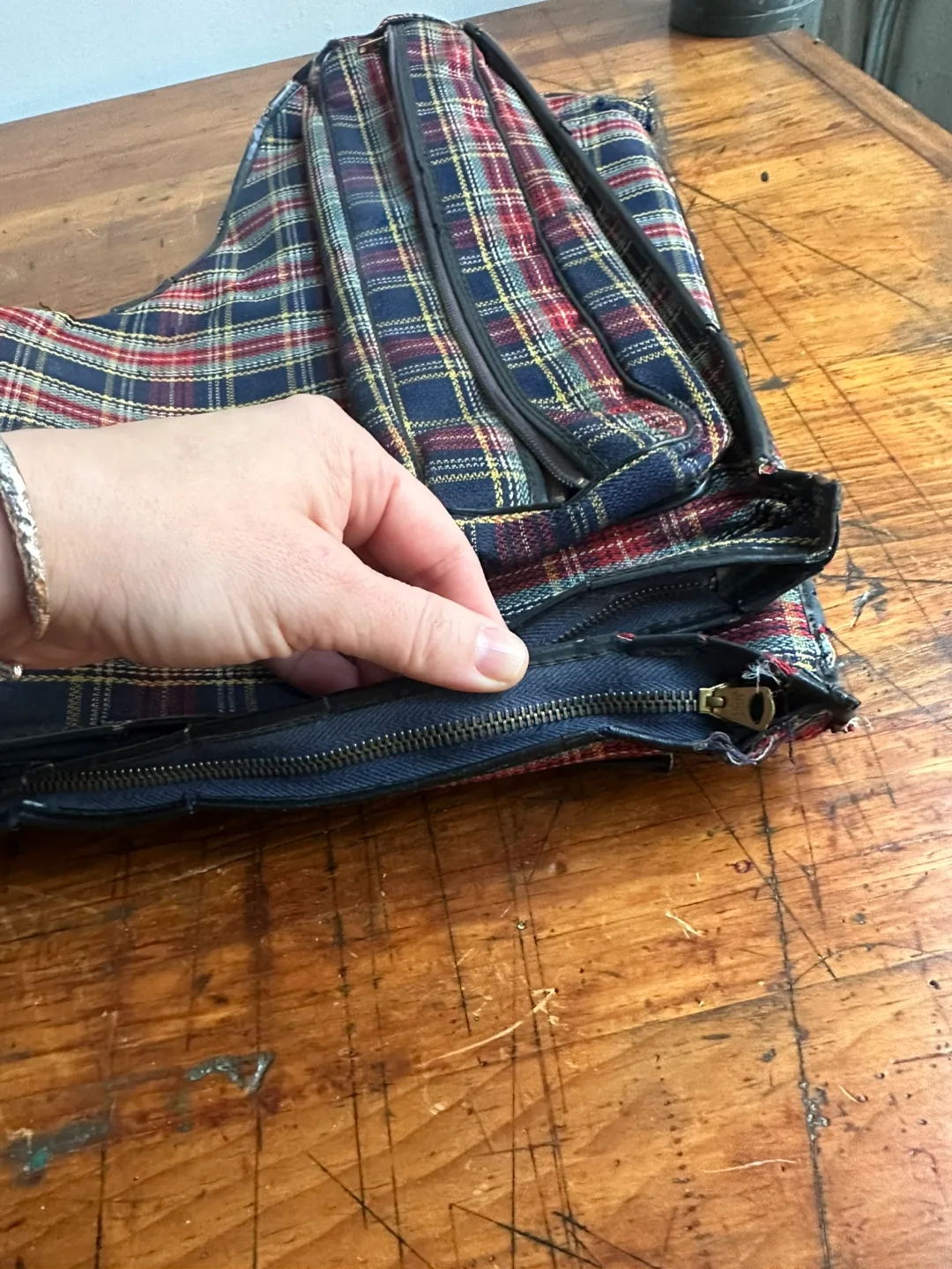 Vintage Plaid 70s Ice Skating Ski Boot Carrying Case RARE image indicator(7)