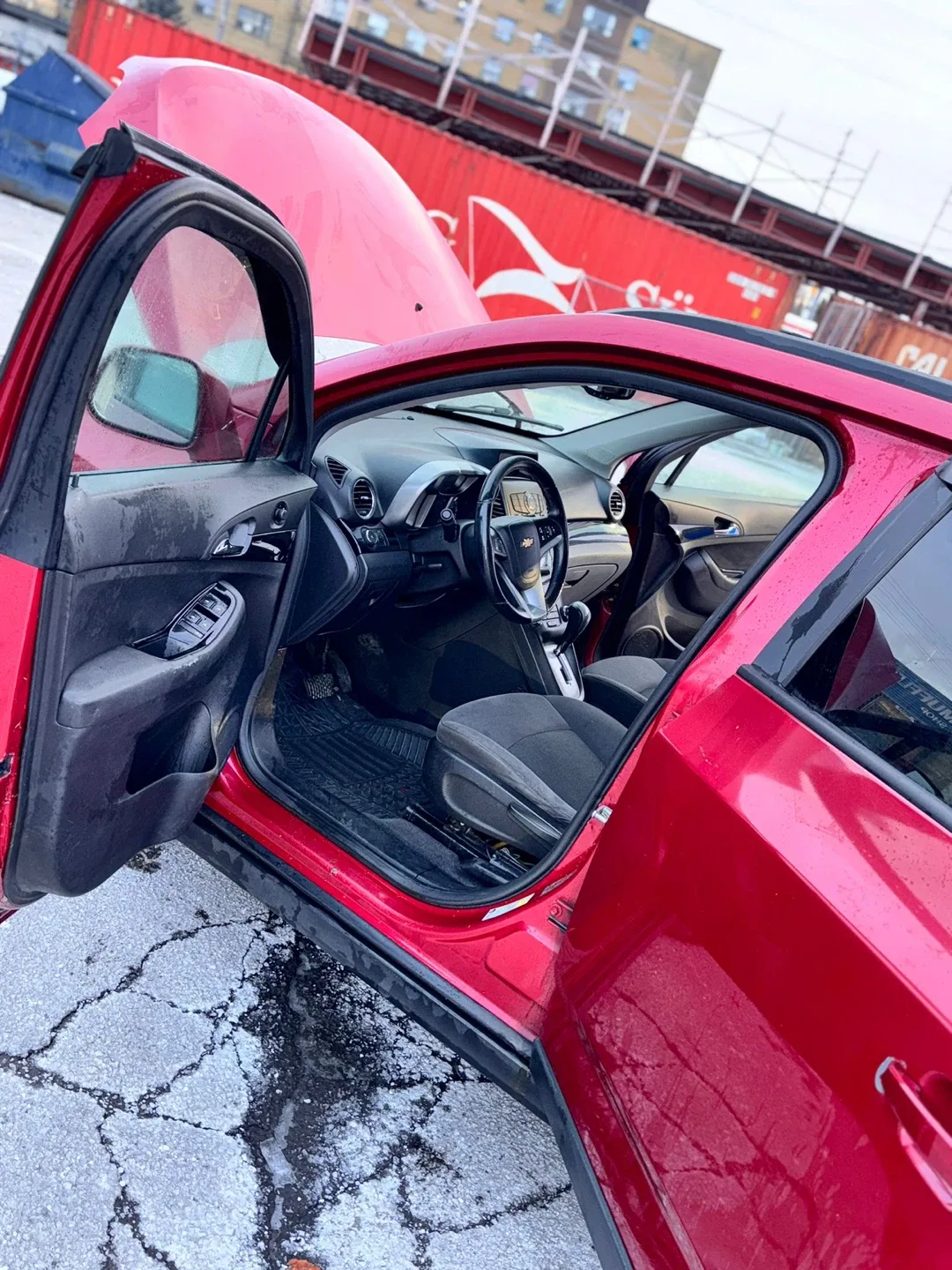 Red Chevrolet Orlando image indicator(4)