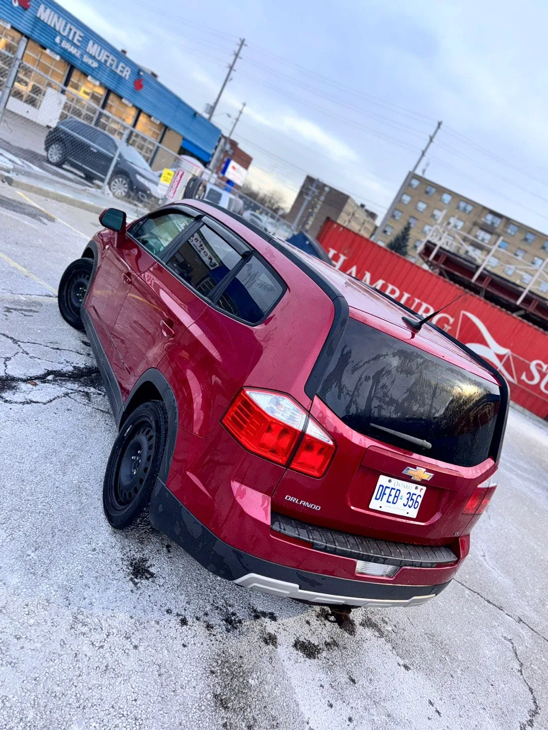 Red Chevrolet Orlando image indicator(3)