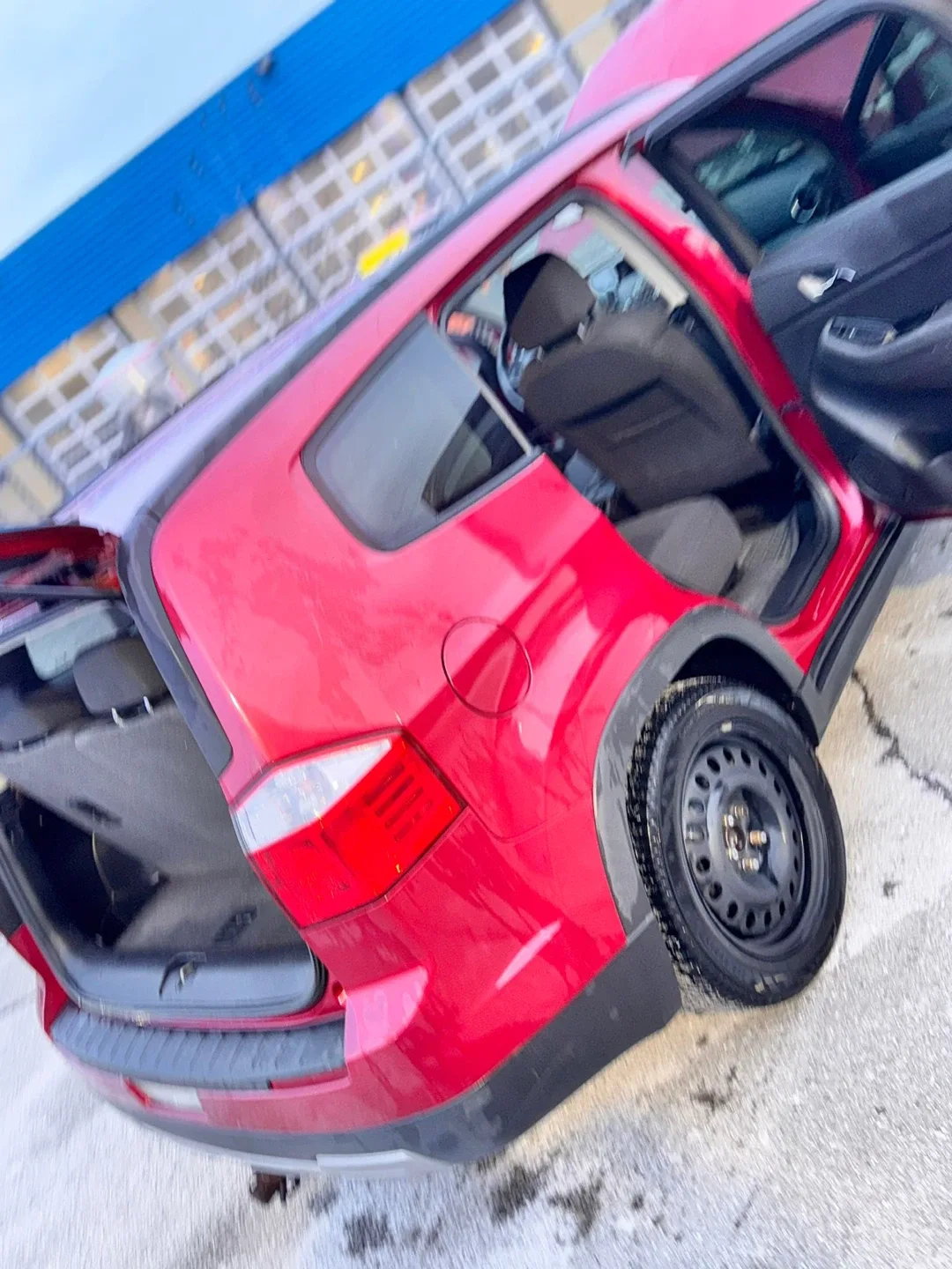 Red Chevrolet Orlando image indicator(10)