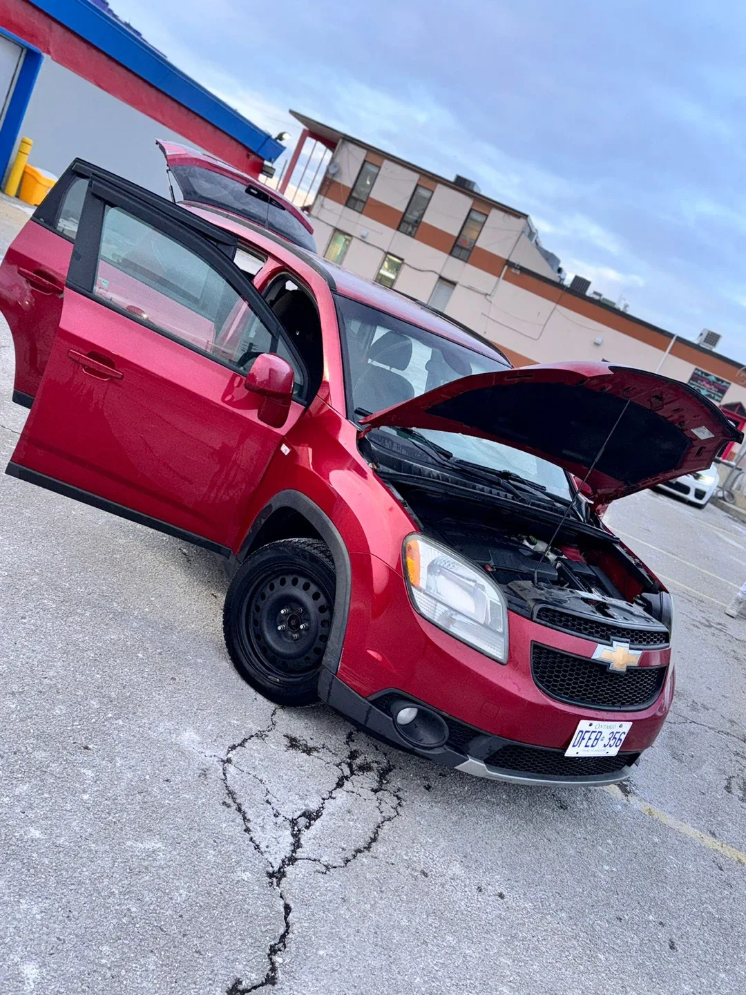 Red Chevrolet Orlando image indicator(9)