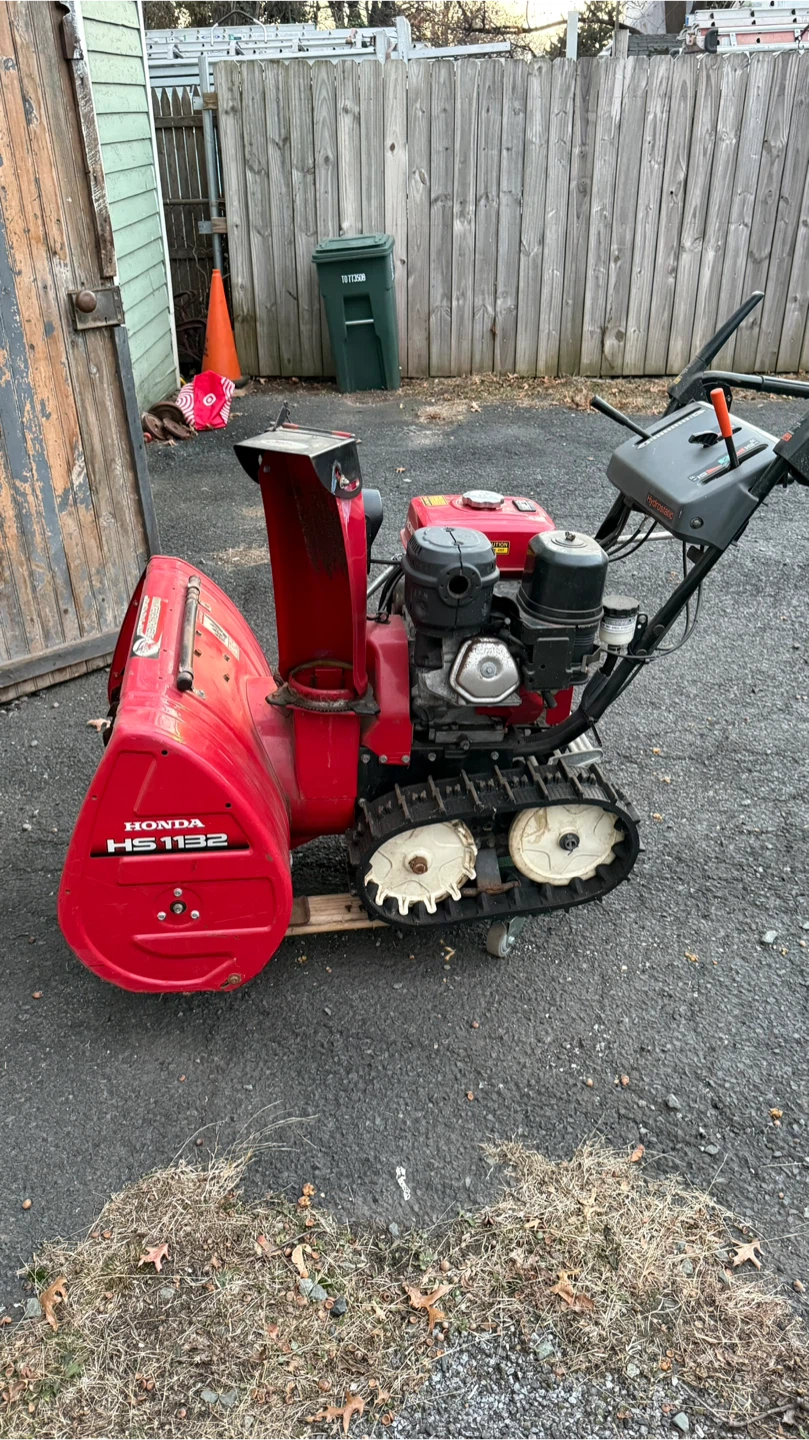Honda HS1132 Snowblower - photo 3