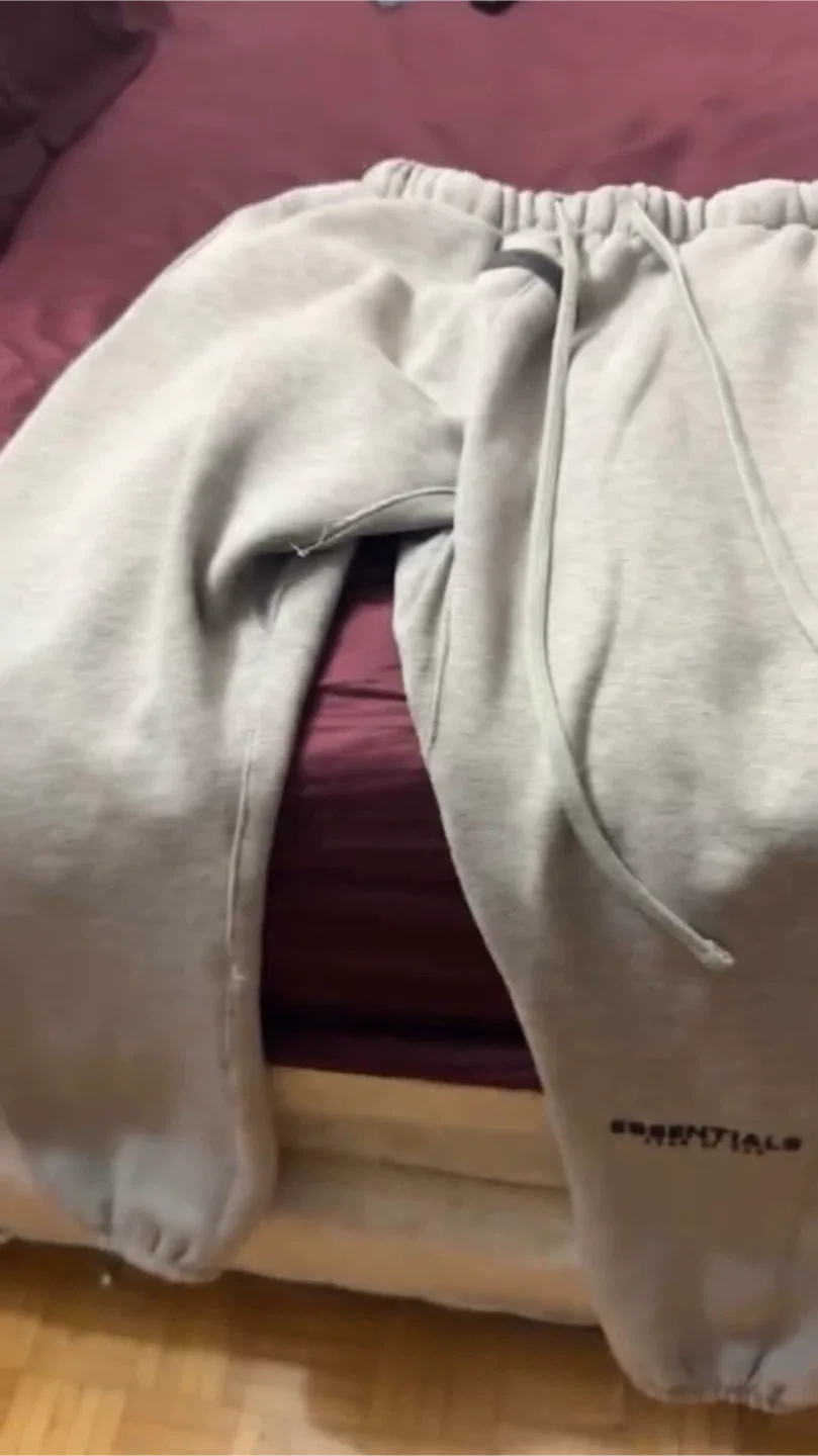 Essentials Fear of God Grey Sweatpants image indicator(2)