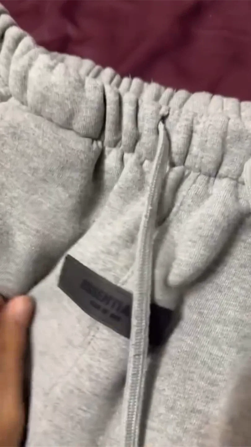 Essentials Fear of God Grey Sweatpants image indicator(3)