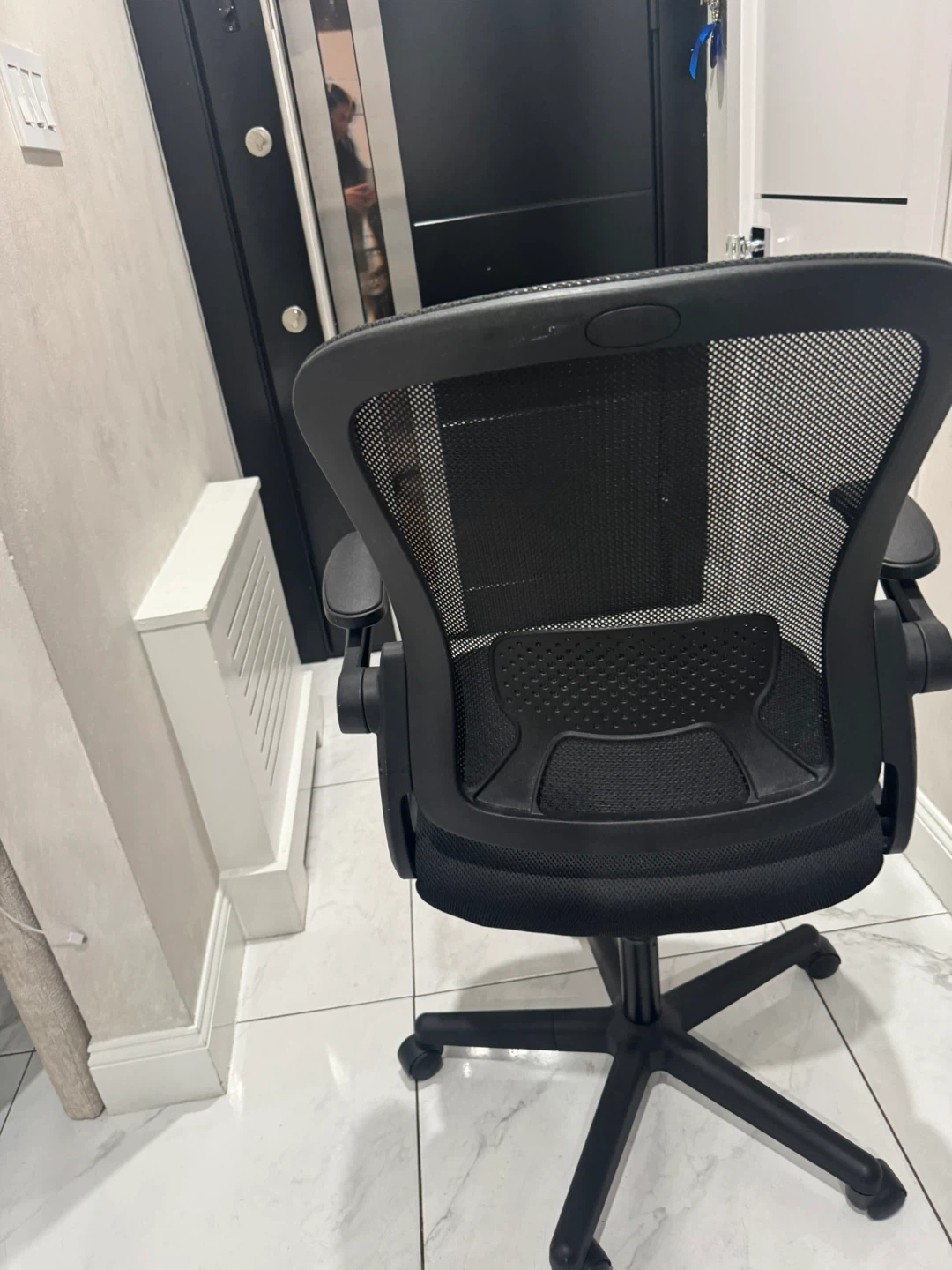 Black Mesh Office Chair - photo 3