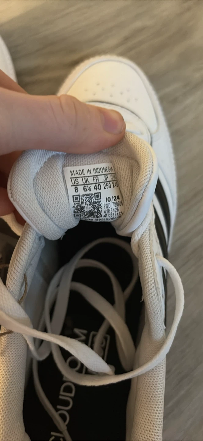 Adidas Shoes - Size 8.5 - photo 3