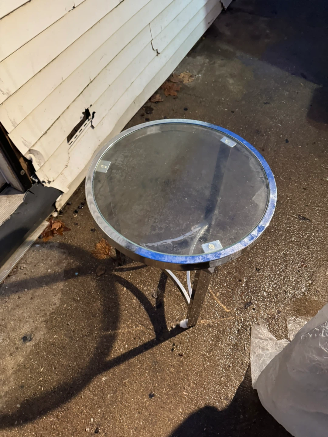 Round Glass Top Side Table - 23" Diameter - photo 2