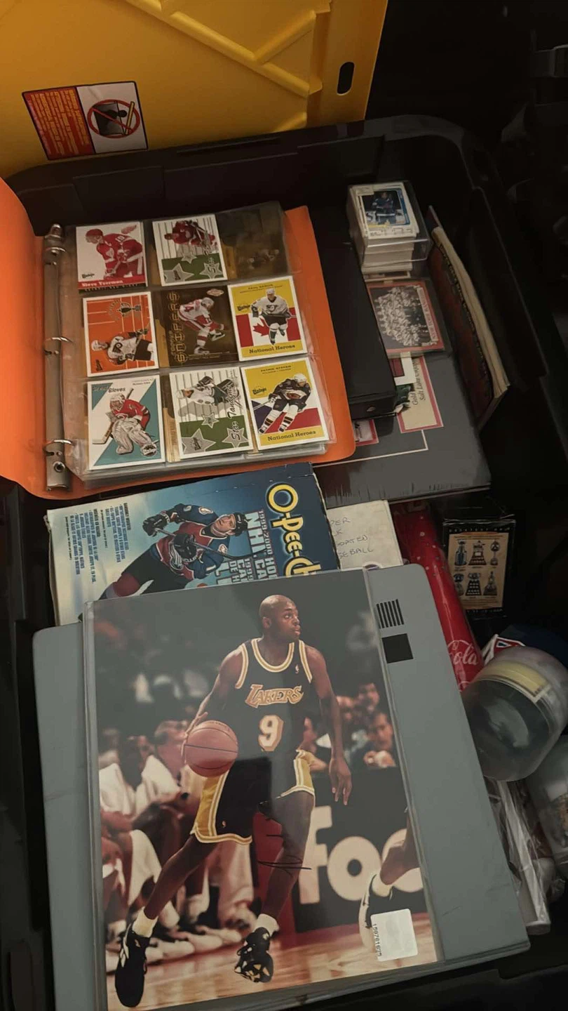 Sports memorabilia lot - photo 2
