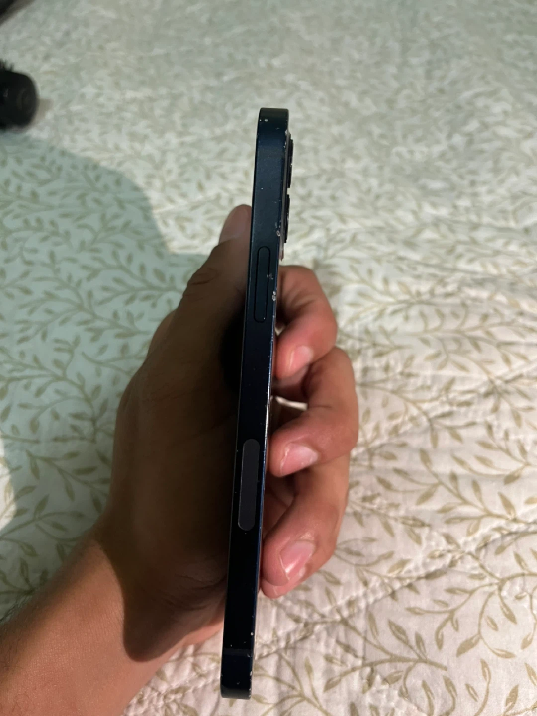 iPhone 12 - Scratches on Screen - photo 4