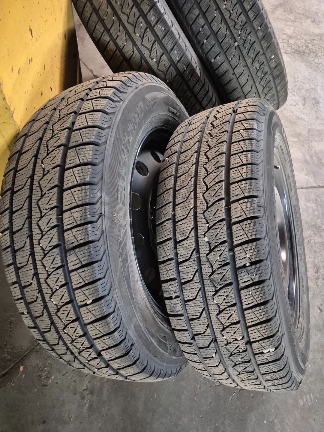 Set of 4 Winter Tires 235/65R17 - photo 3
