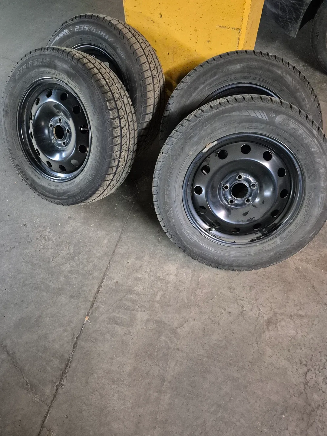 Set of 4 Winter Tires 235/65R17