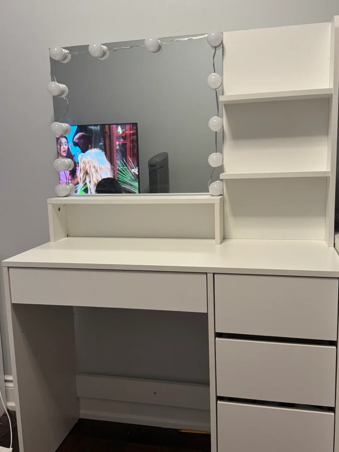 White Vanity Makeup Desk with Lights