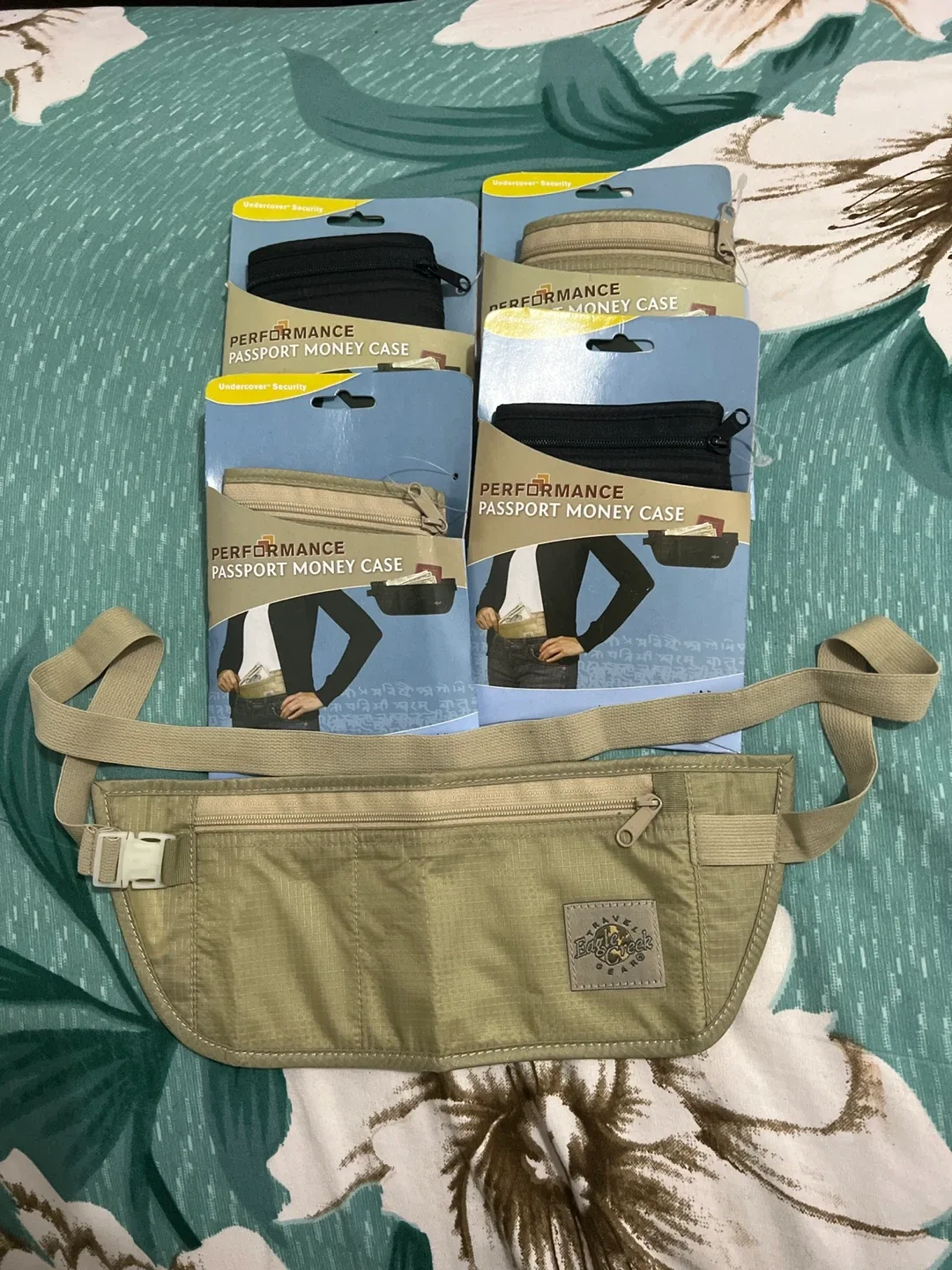 Eagle Creek Performance Passport Money Case - Black