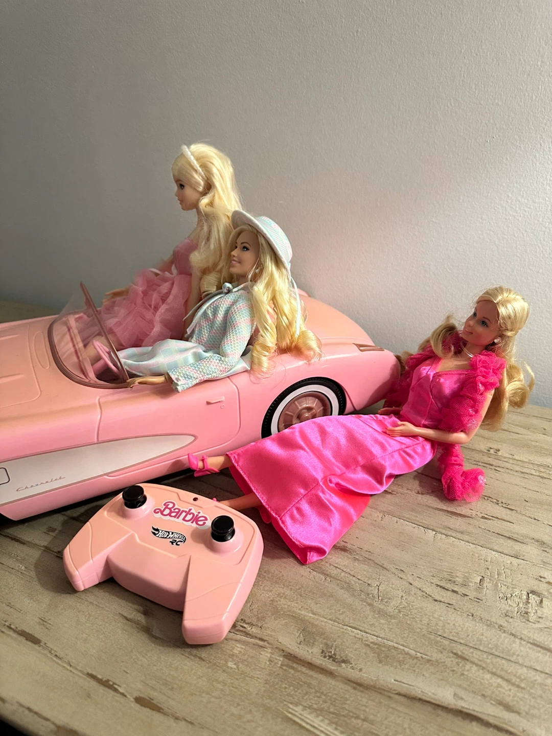 Hot Wheels Barbie Corvette Car - photo 3
