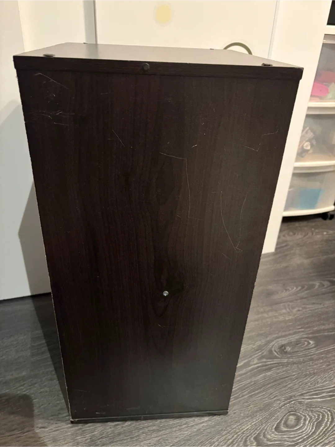 Brown Shelf with Blue Bins image indicator(4)