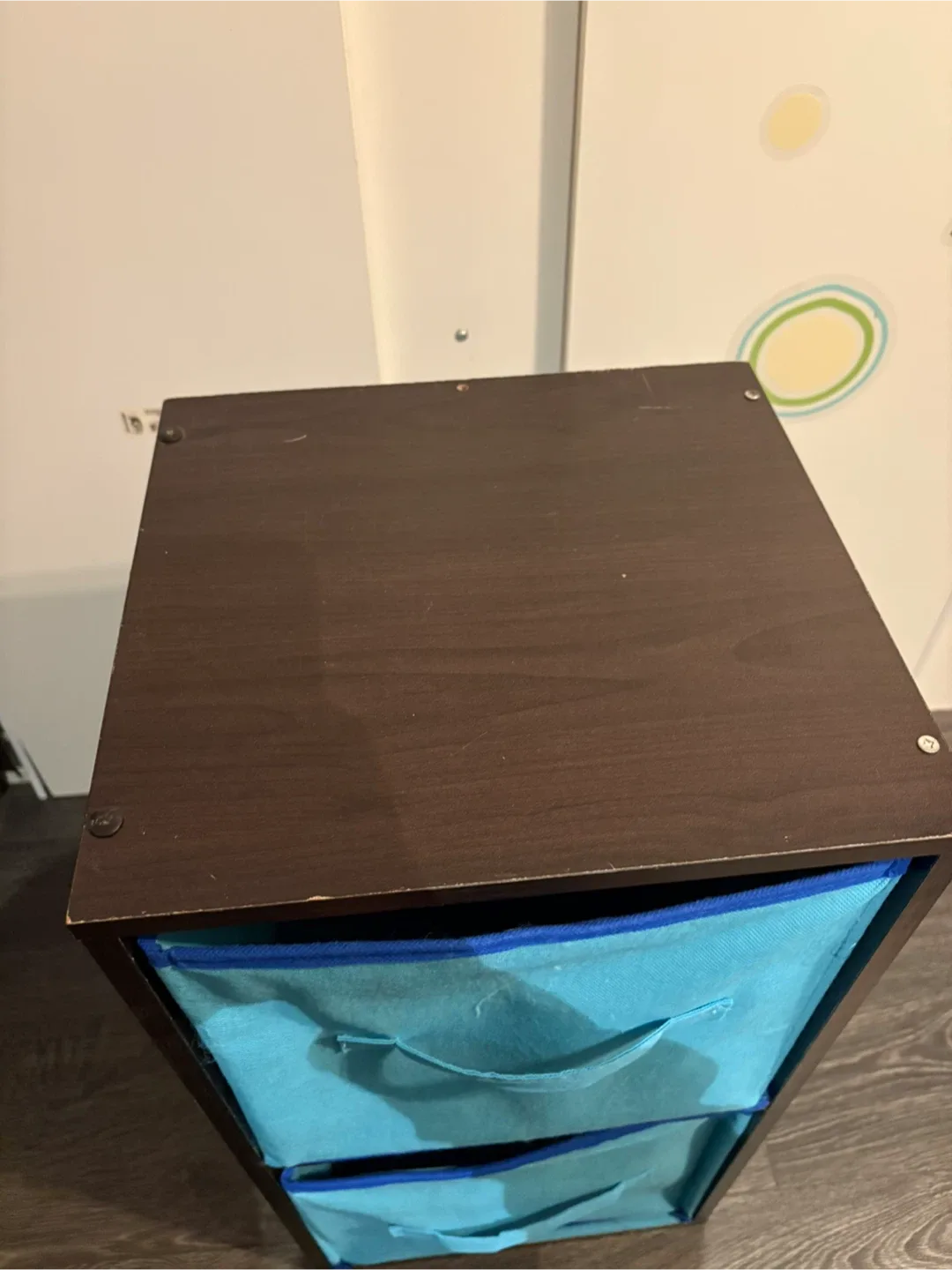 Brown Shelf with Blue Bins image indicator(3)