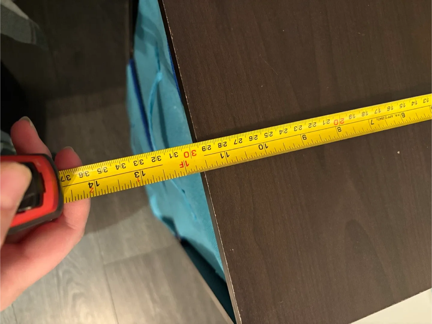 Brown Shelf with Blue Bins image indicator(9)