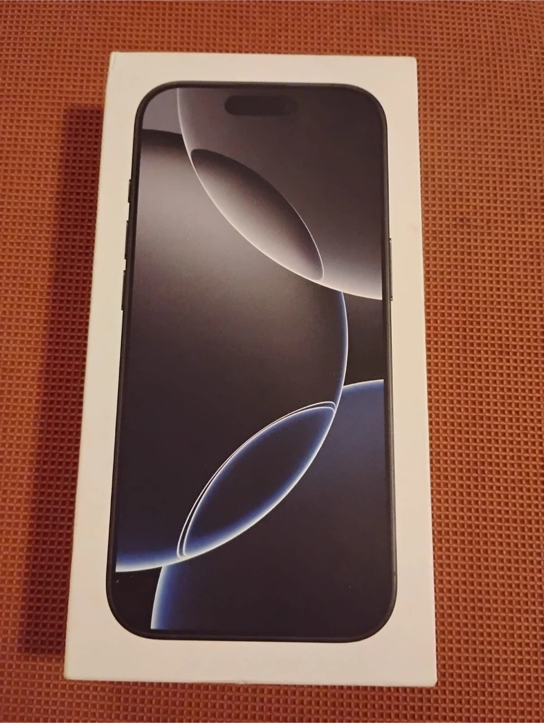 Apple iPhone 16 Pro - photo 3