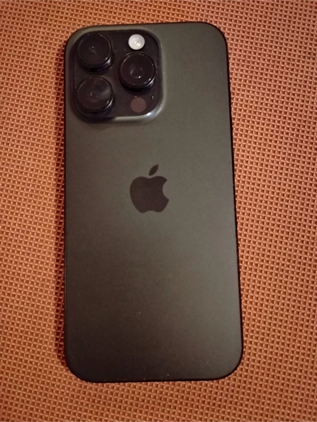Apple iPhone 16 Pro - photo 2