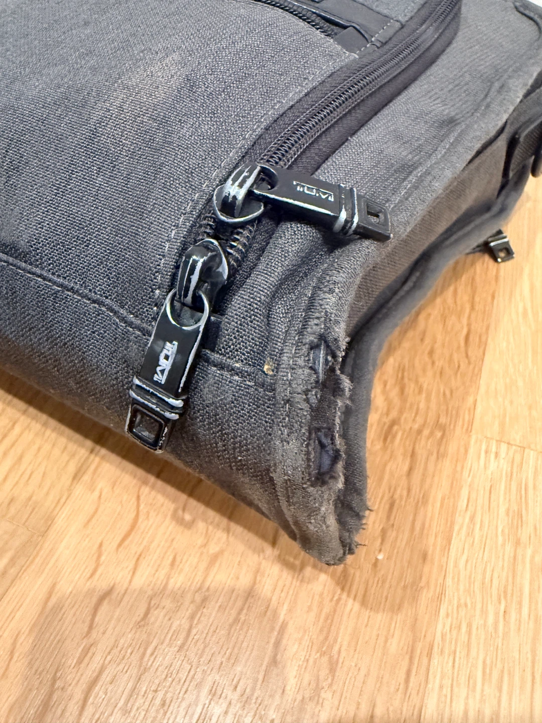Tumi Gray Canvas Briefcase - photo 4