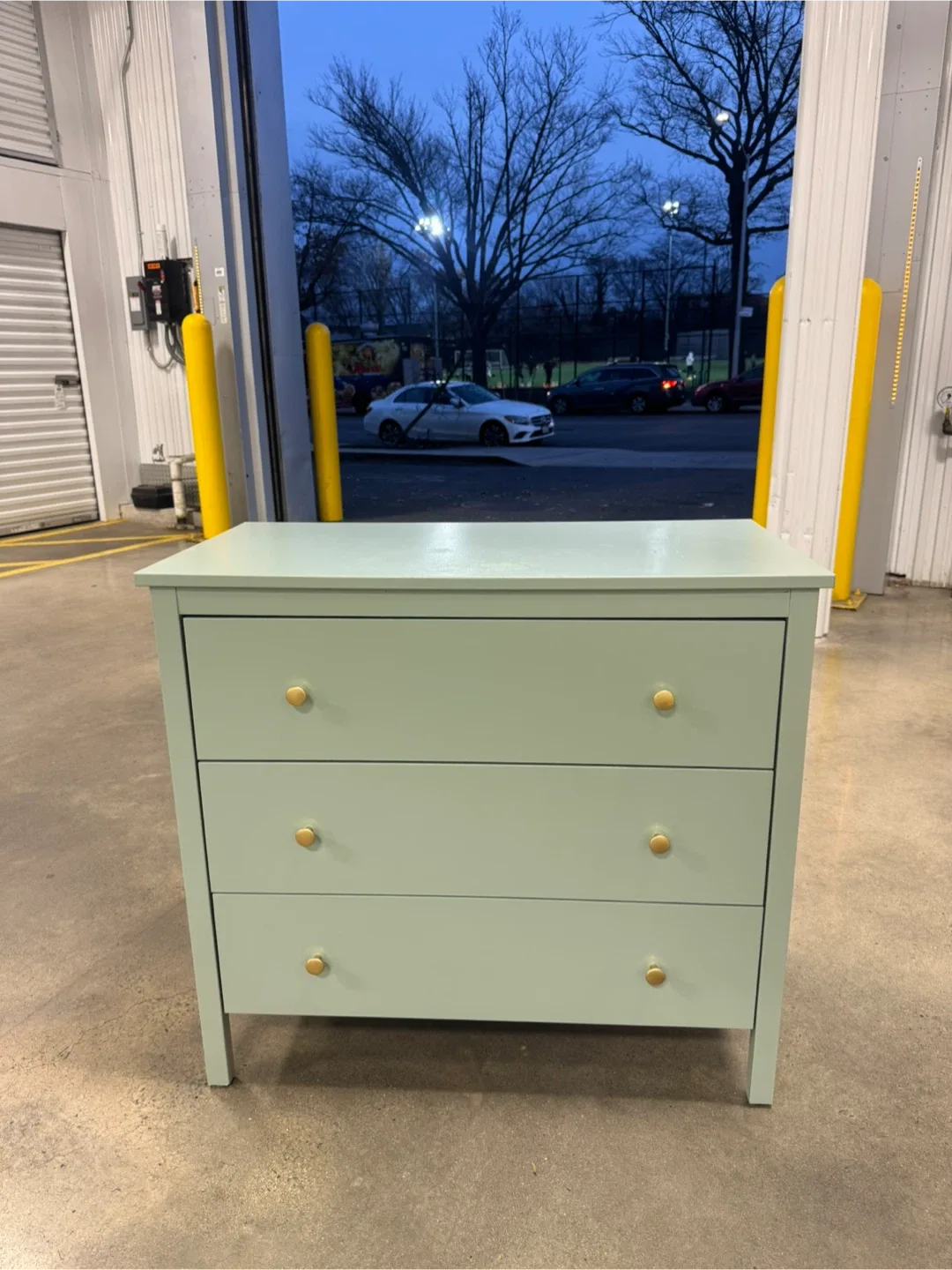 Free delivery dresser