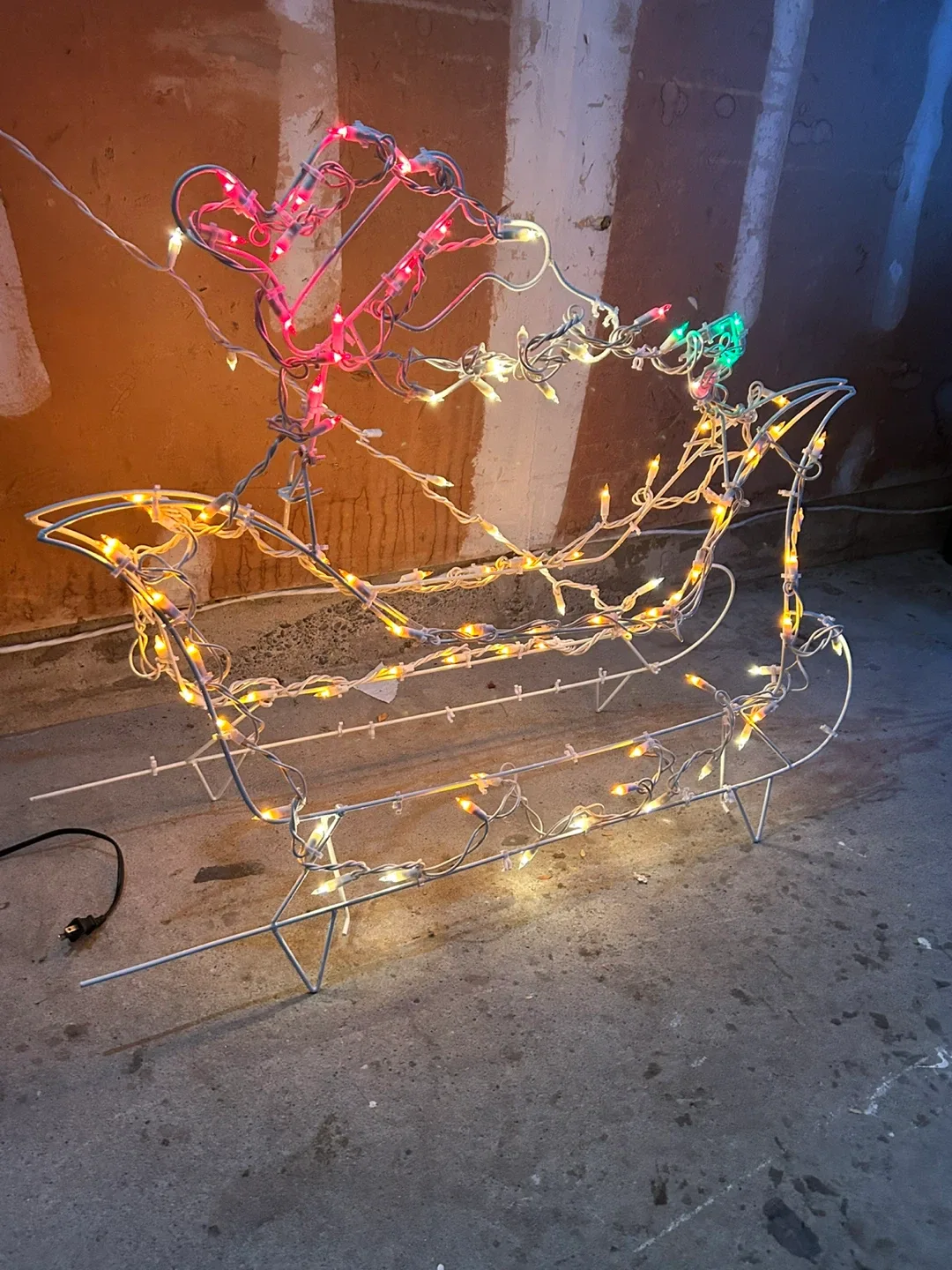 Vintage 42" metal Santa & Sleigh Lite lawn Decoration (No rust)
