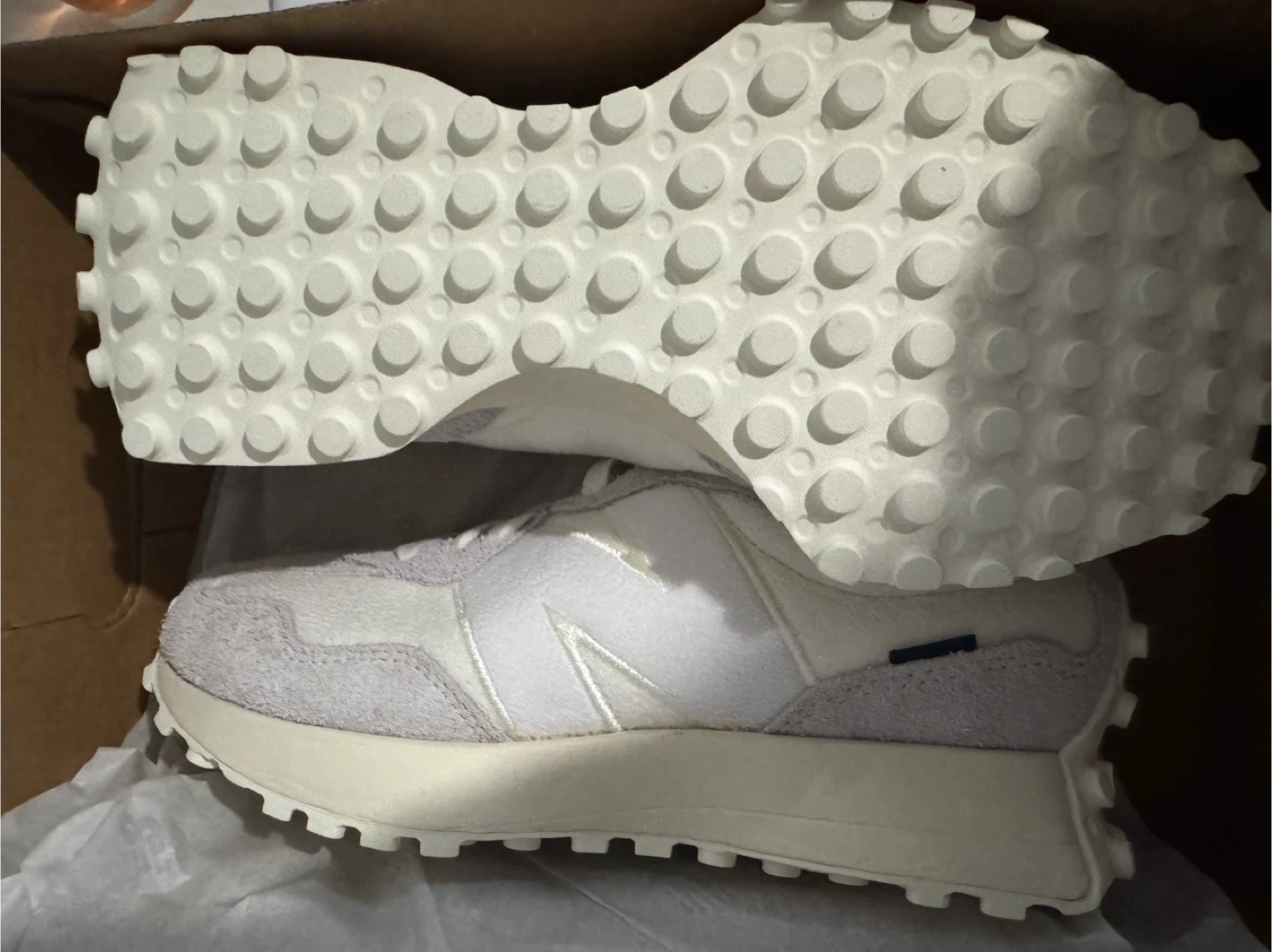 New Balance 327 White Sneakers - Size 8 US - photo 4