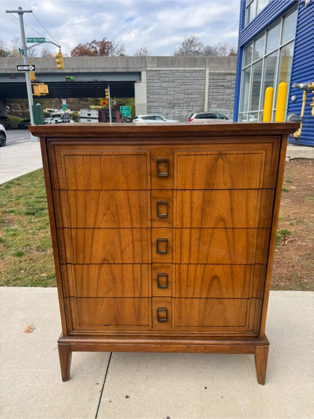 Free delivery dixie wood dresser