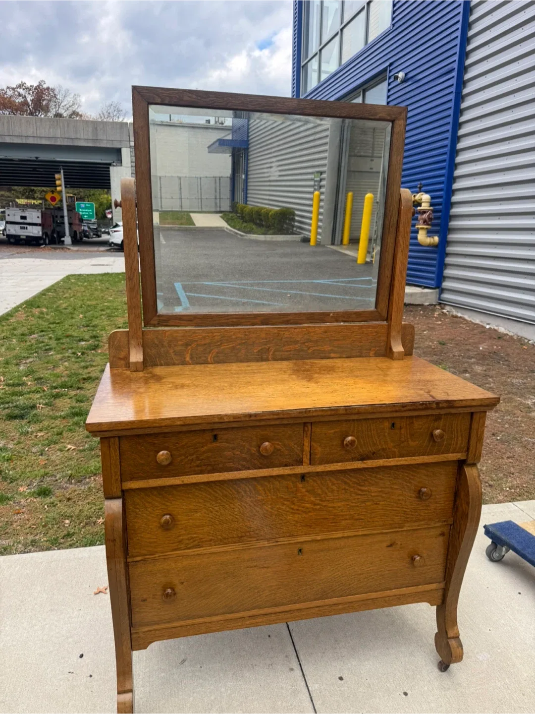 Free delivery vintage dresser