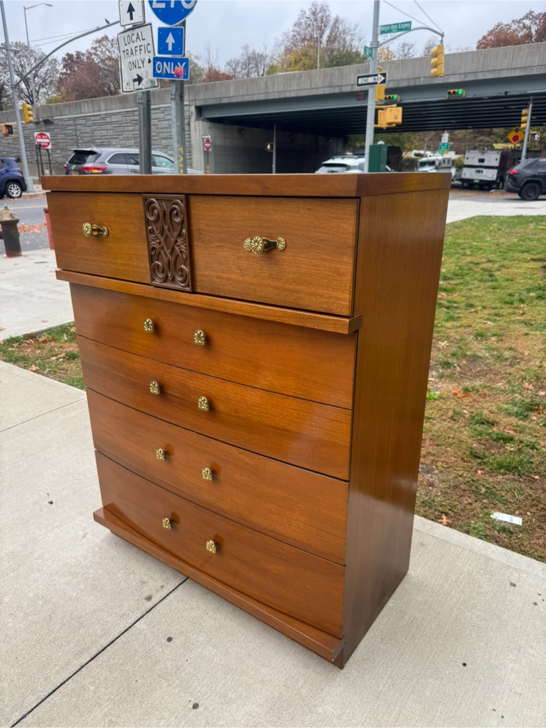 Free delivery dresser - photo 2