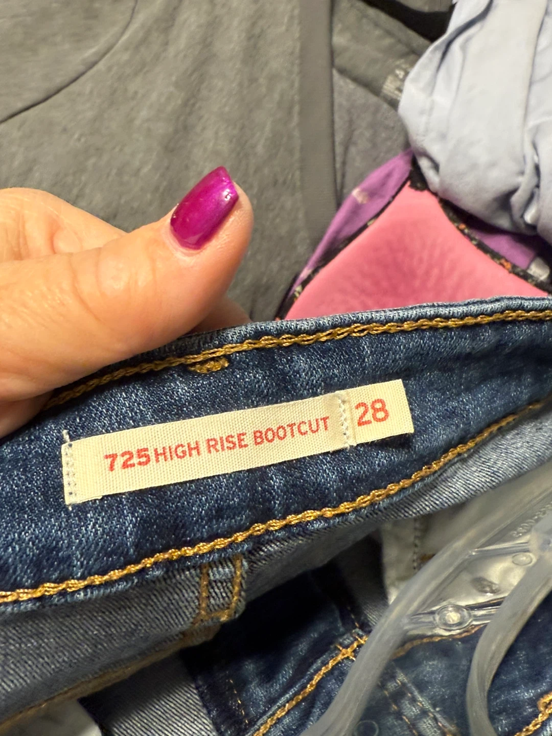 Levi's 725 High Rise Bootcut Jeans - Size 28
