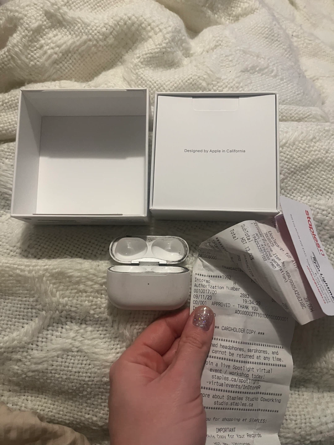 Apple AirPods Pro Charging Case - photo 2
