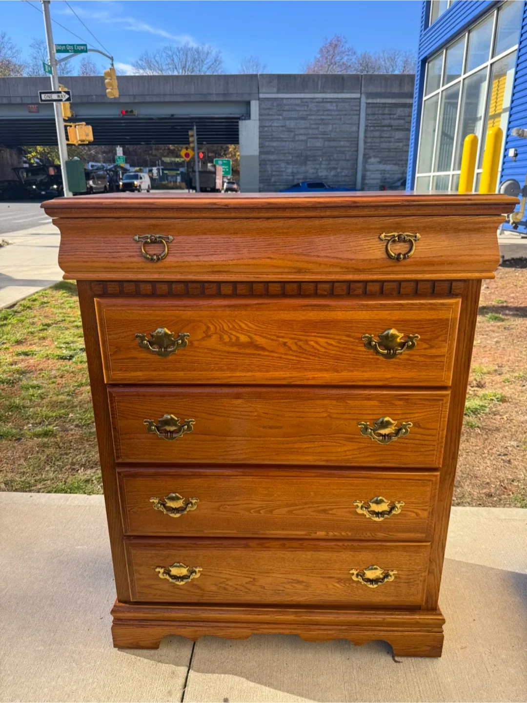 Free delivery wood dresser