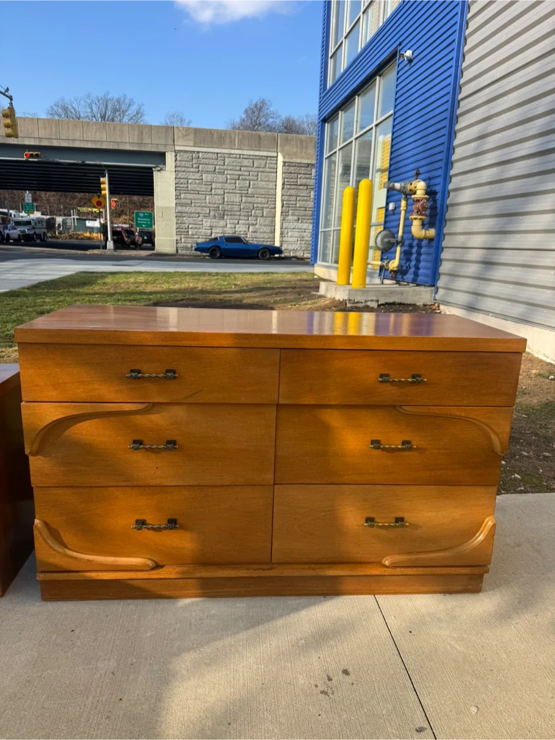 Free delivery mcm dresser
