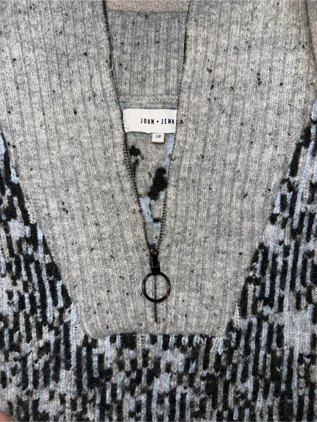 John + Jenn Sweater Size S image indicator(2)