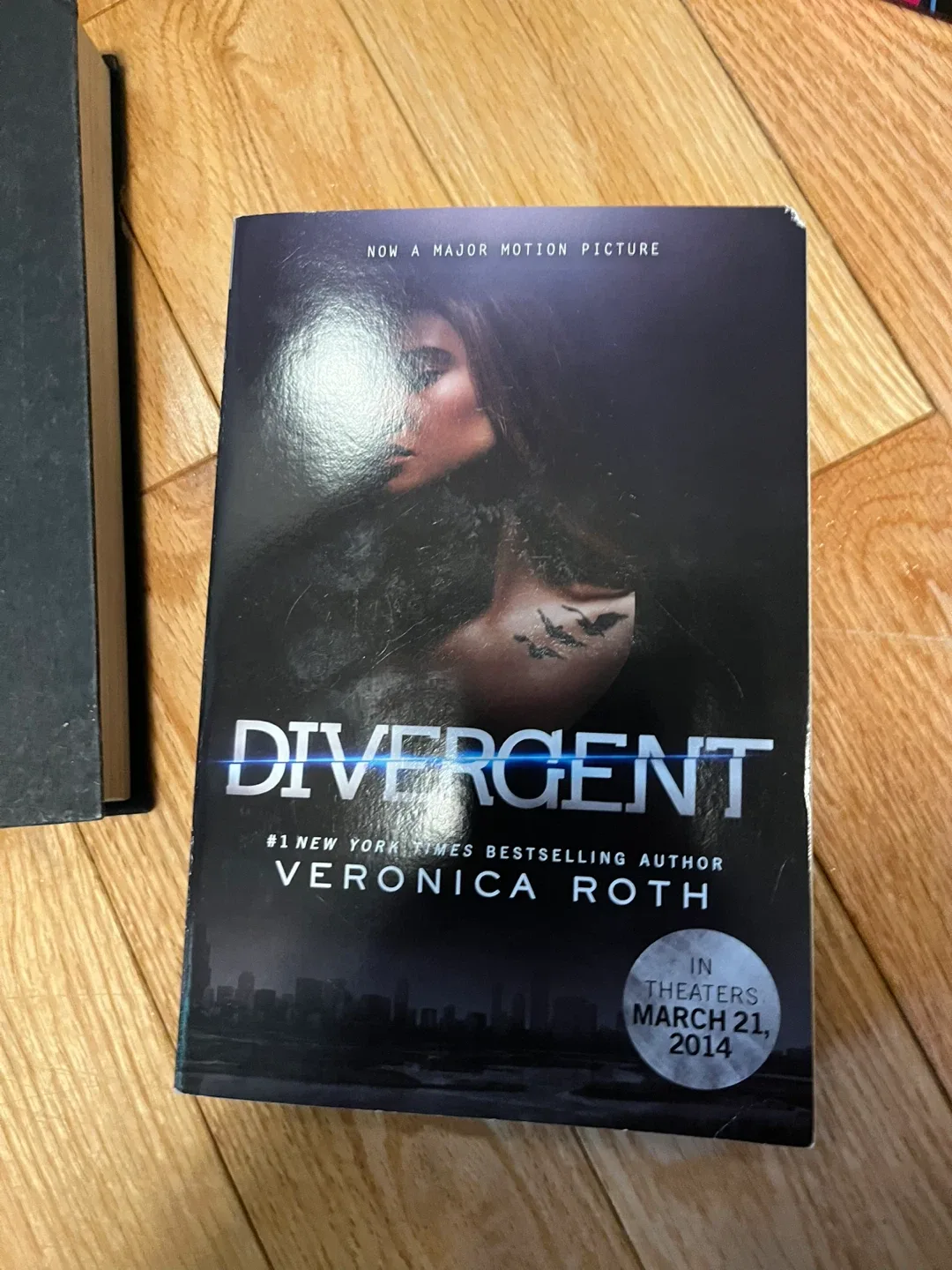Divergent by Veronica Roth