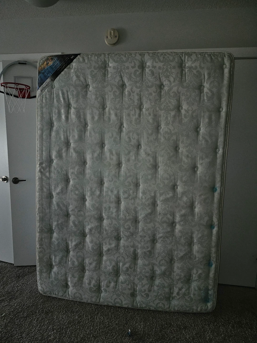 Queen Size Bed Frame with Mattress - photo 3