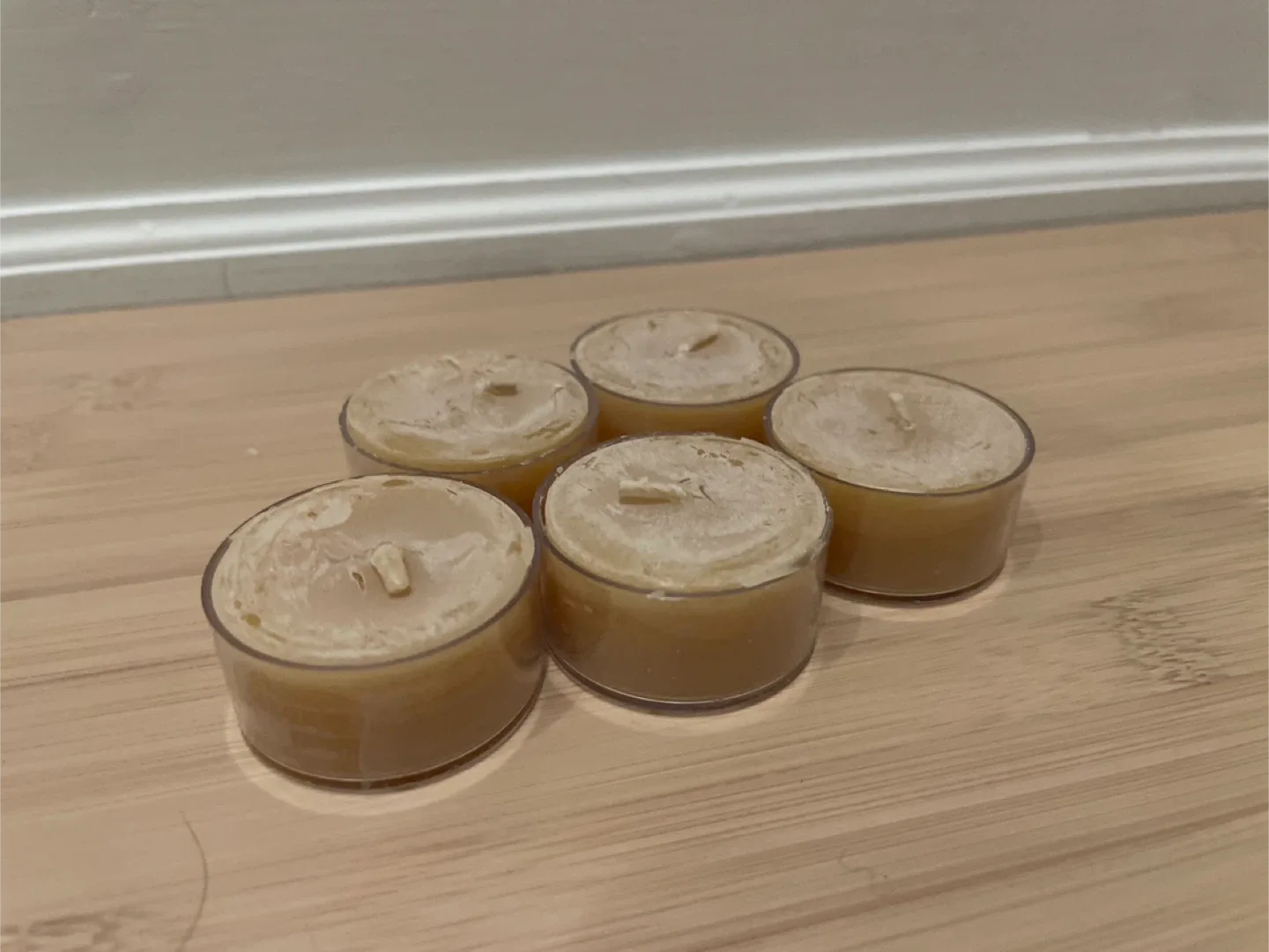 5 beeswax Tea light candles