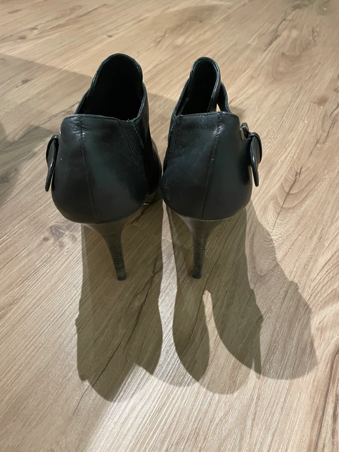 Coach Black Leather Heels - Size 9.5 - photo 5