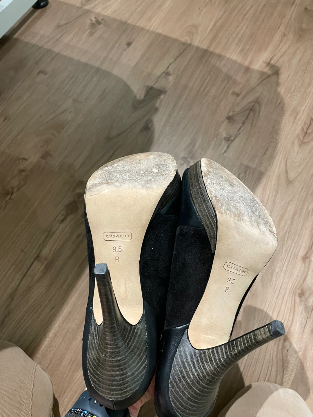 Coach Black Leather Heels - Size 9.5 - photo 4