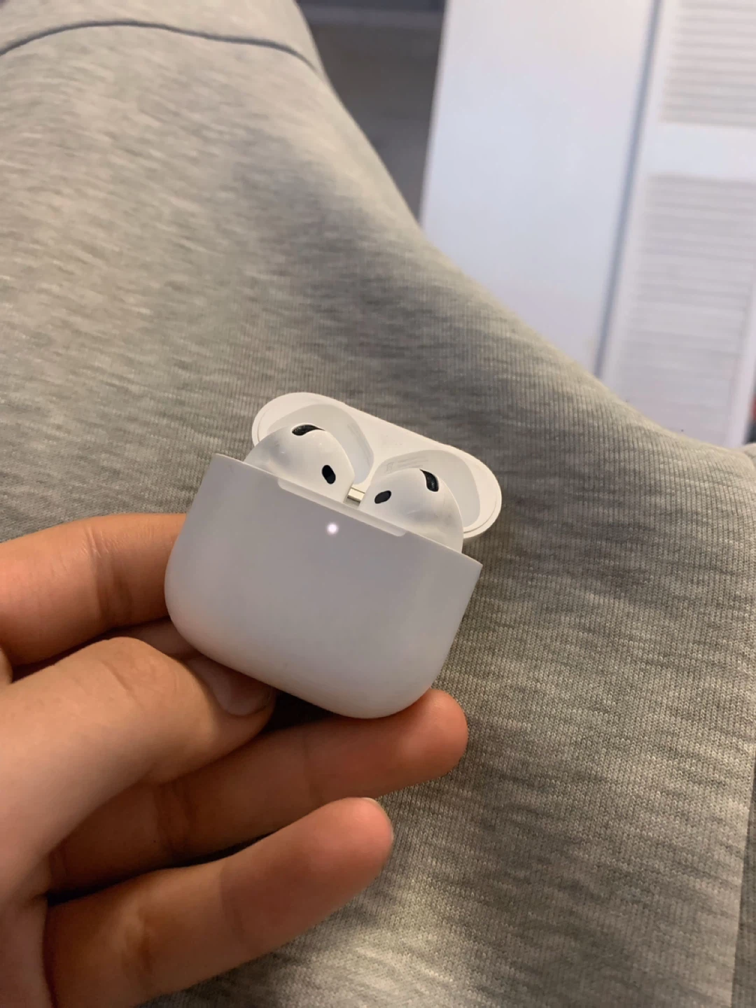 Apple AirPods 4 - photo 5
