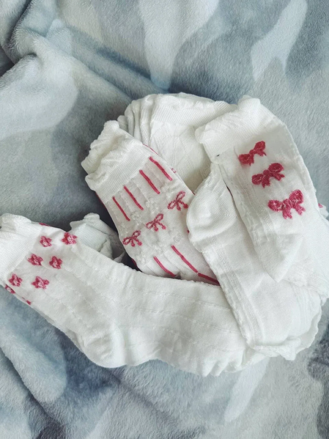 Cream Ruffled Bow Socks (Set of 9) image indicator(7)