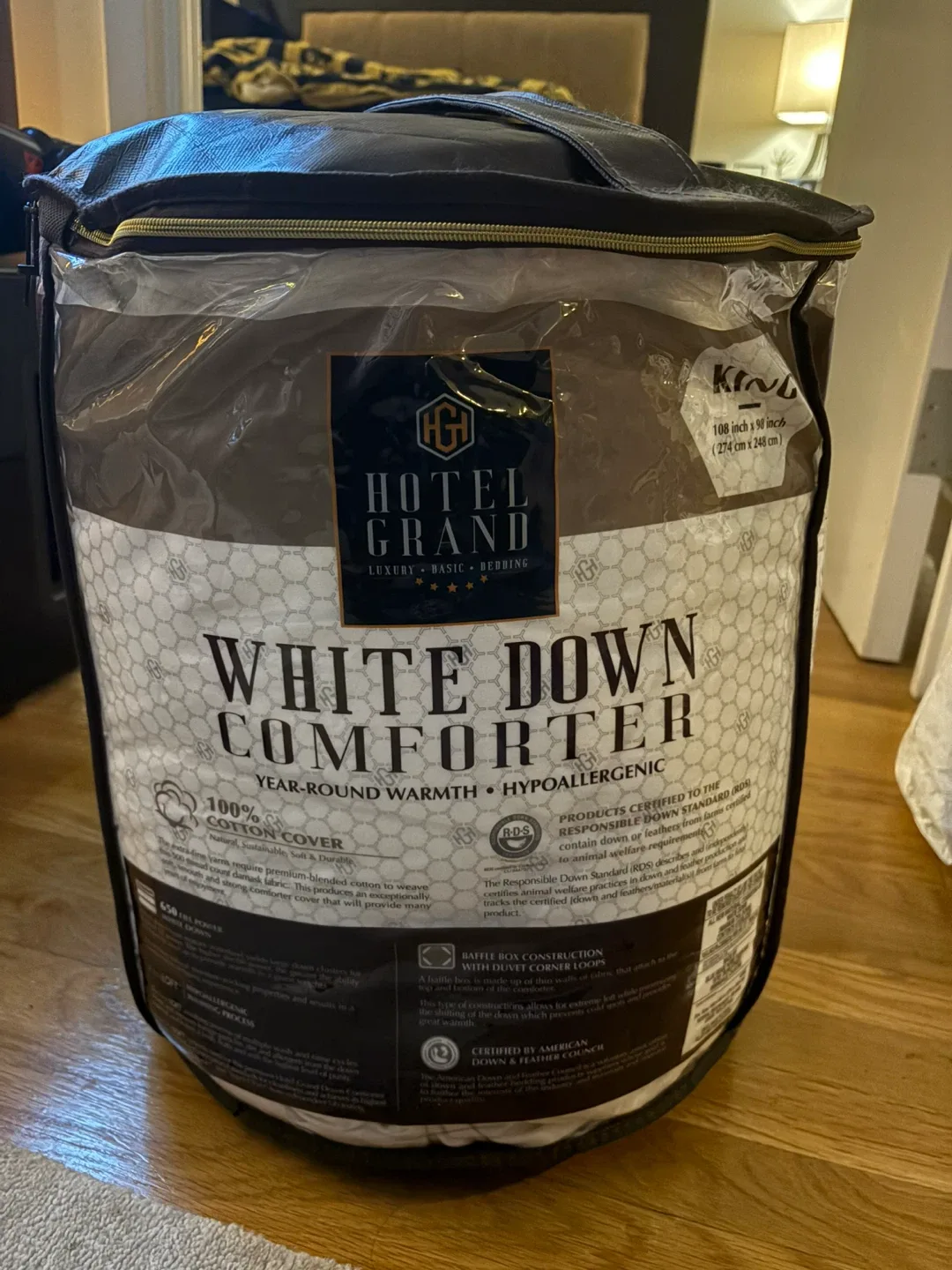 White goose down king size comforter