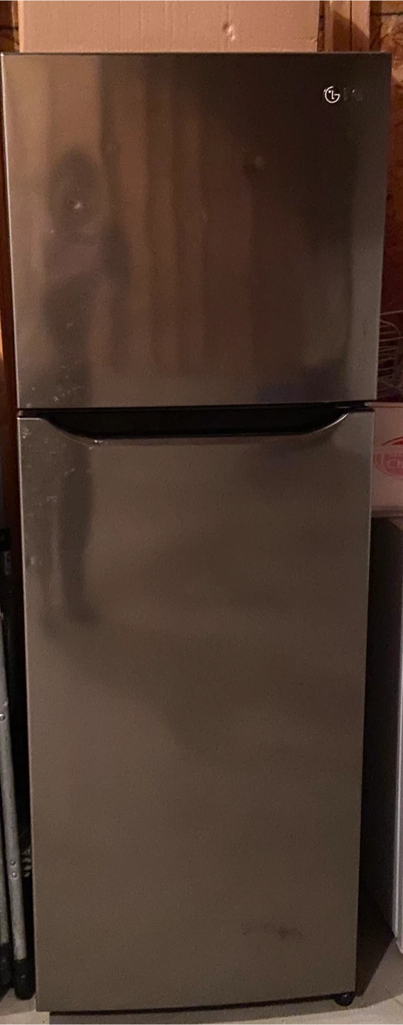 LG Refrigerator - Top Freezer