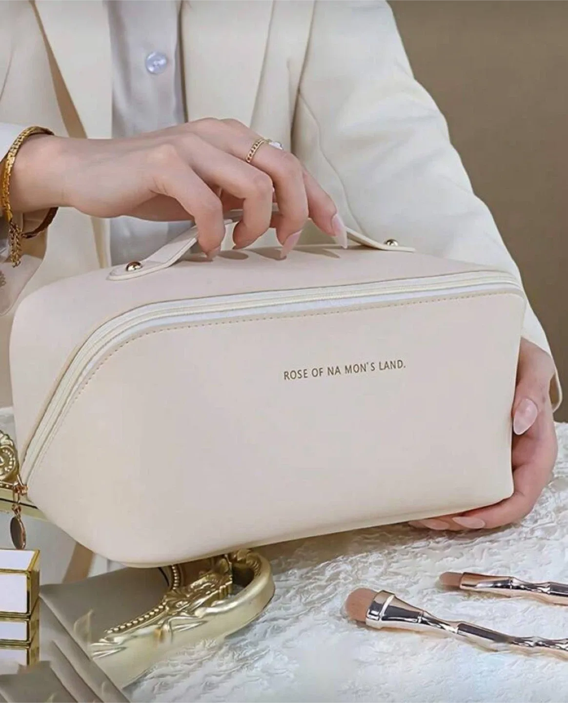 Large Makeup Bag / Travel Cosmetic Organizer (Pink or White) image indicator(5)