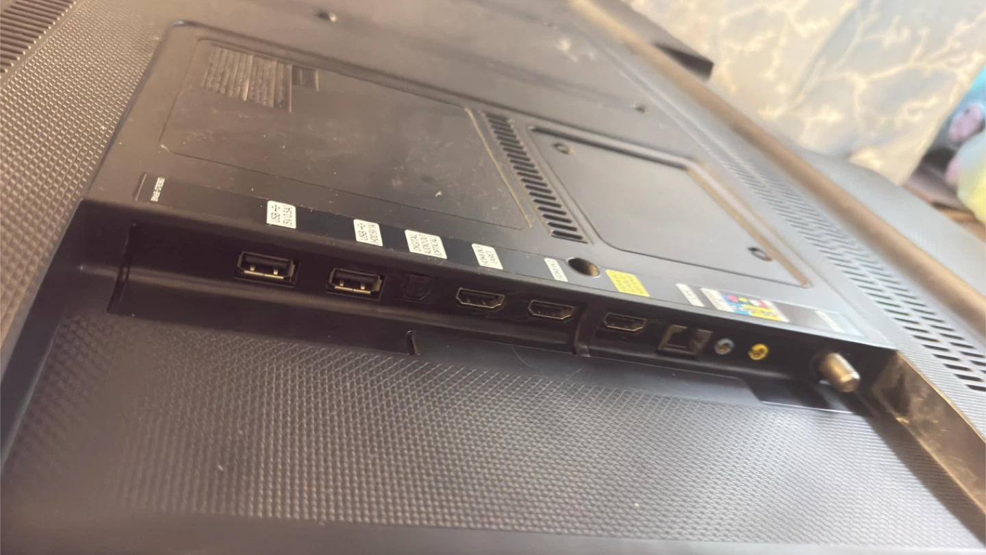 Samsung UN43NU6300 43" 4K UHD TV - photo 2