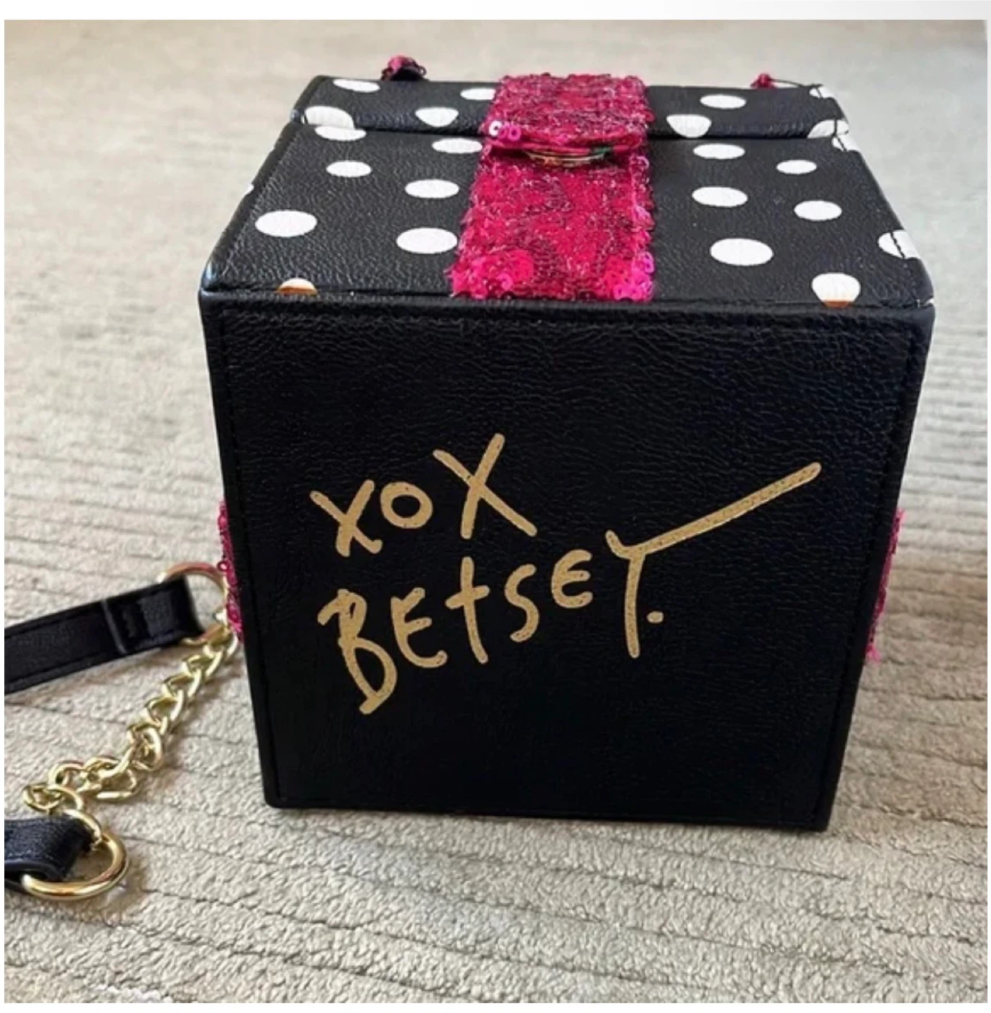 Betsey Johnson sequin Bow Crossbody Bag - photo 5