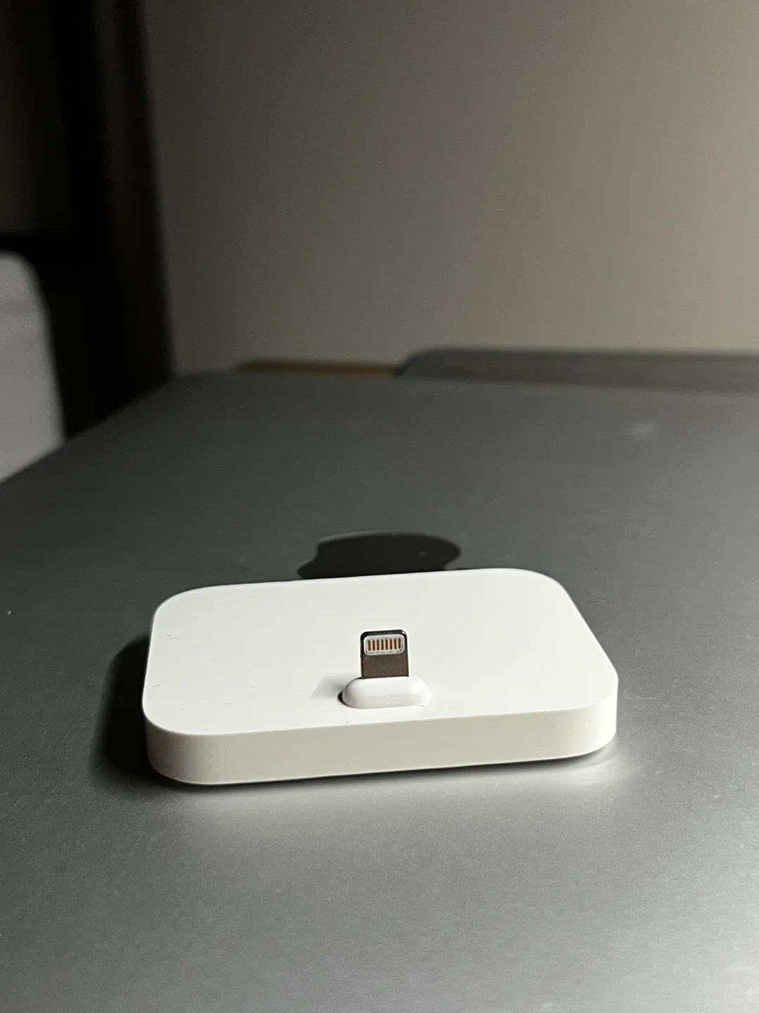 Apple iPhone Lightning Dock - White